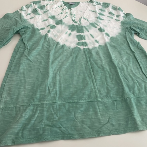 Chico’s Green & White 3/4 Sleeve V-Neck Tie Dye Marble Wash Hem Slit Tunic- L - Picture 6 of 13